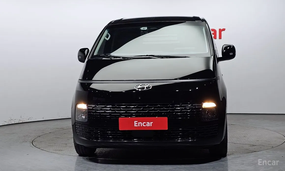 Фото 3 - Hyundai Staria