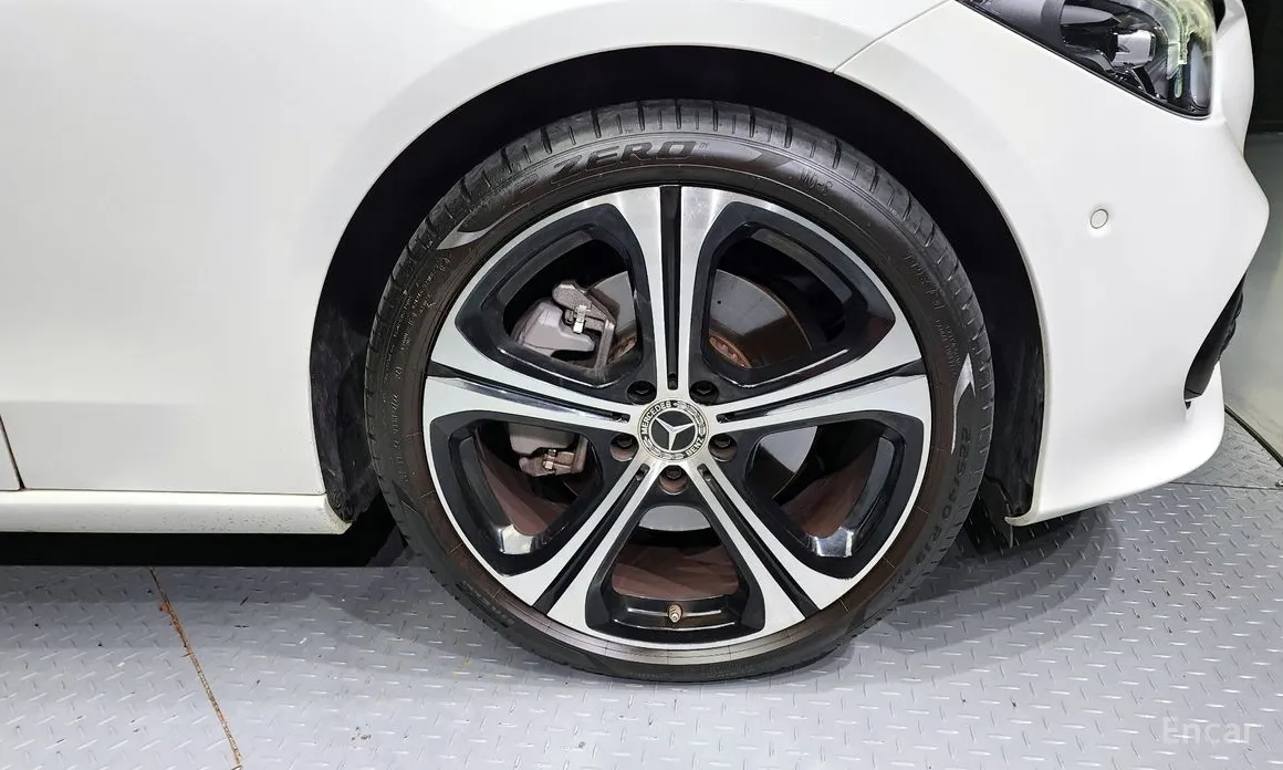 Фото 5 - Mercedes-Benz C-Class