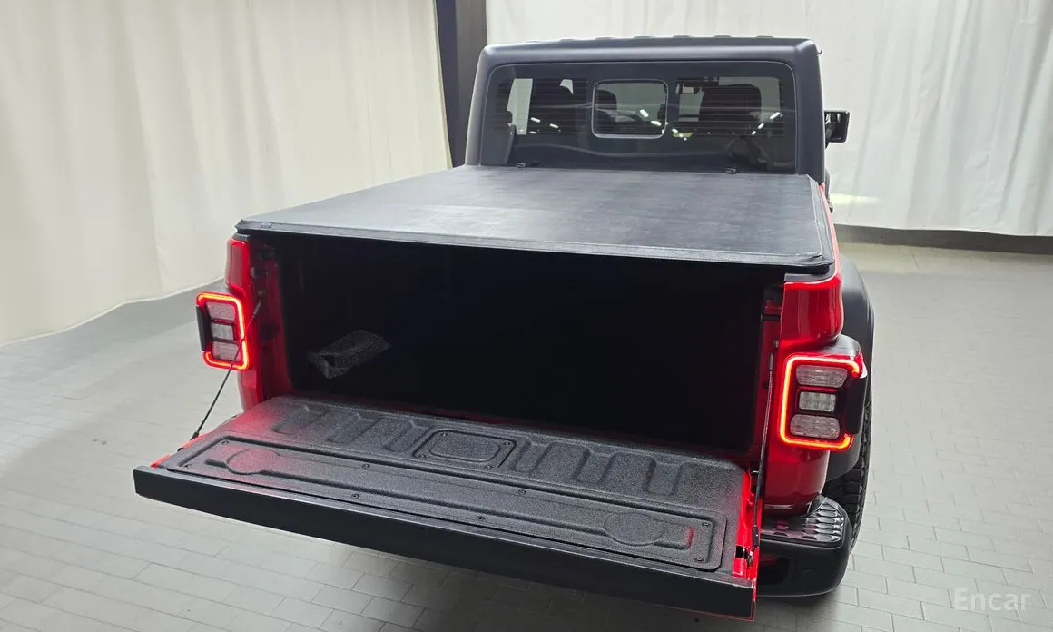 Фото 20 - Jeep Gladiator