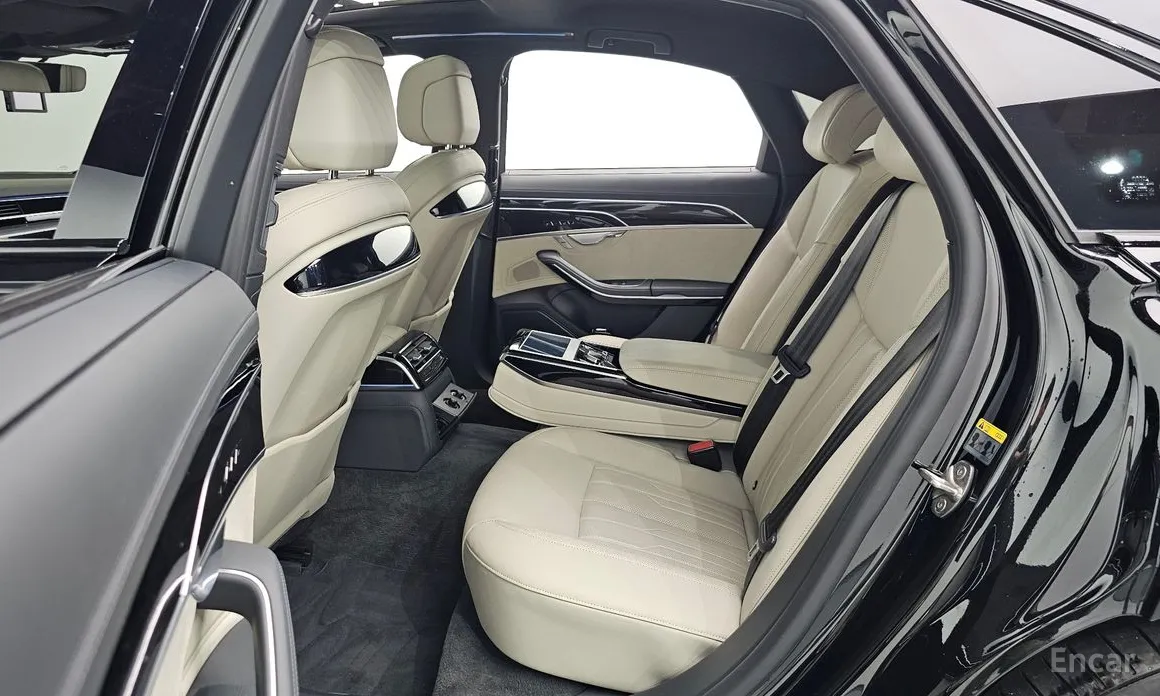 Фото 12 - Audi A8