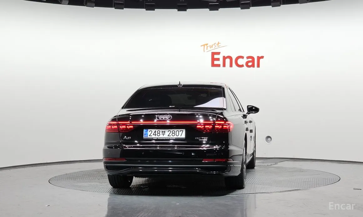 Фото 4 - Audi A8