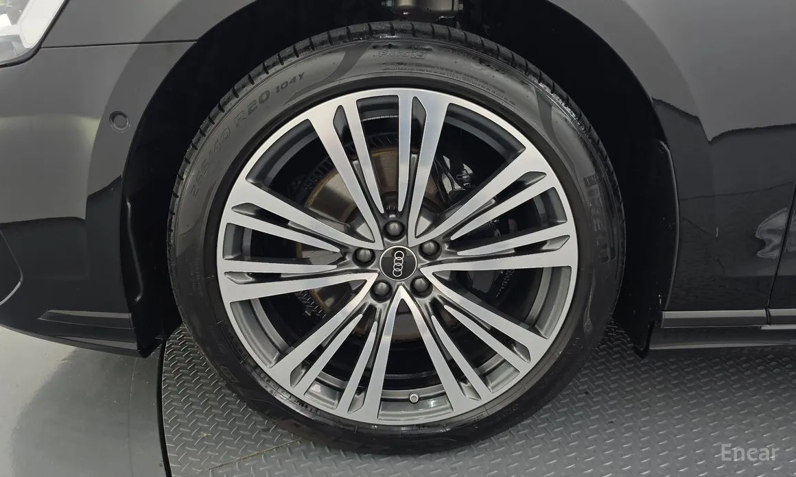 Фото 5 - Audi A8