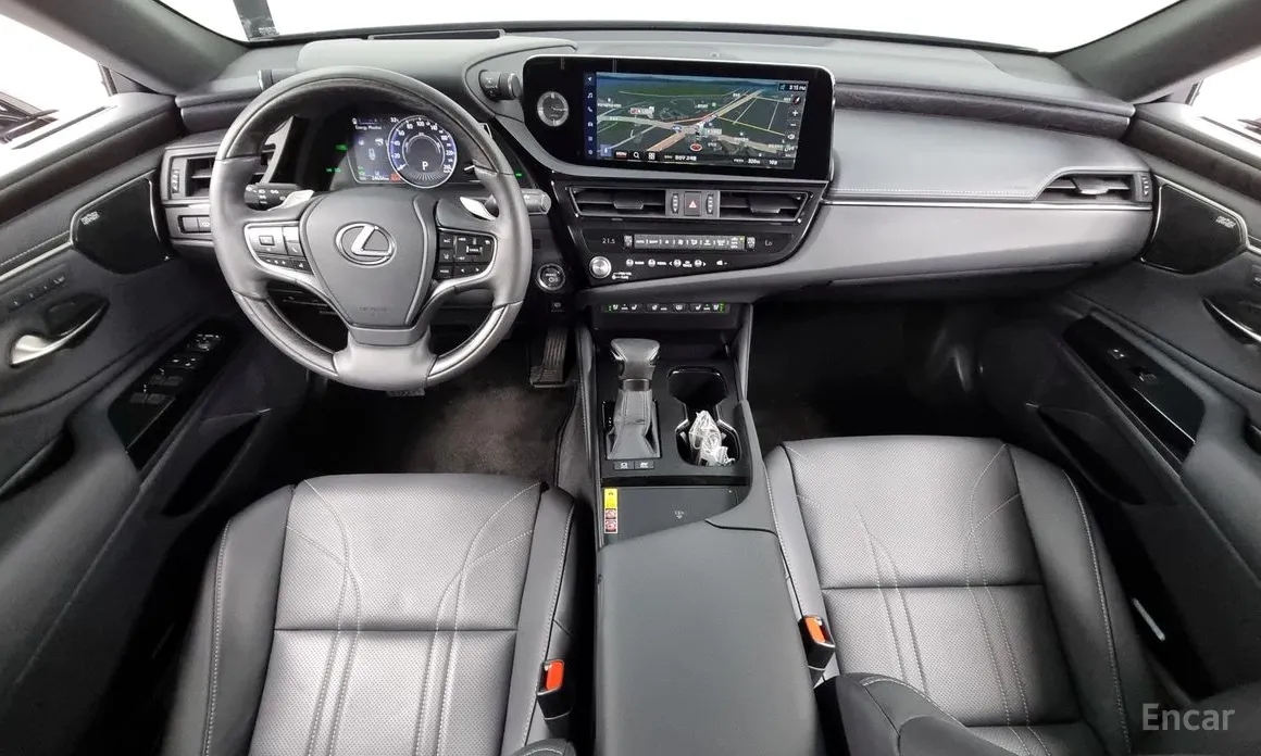 Фото 14 - Lexus ES