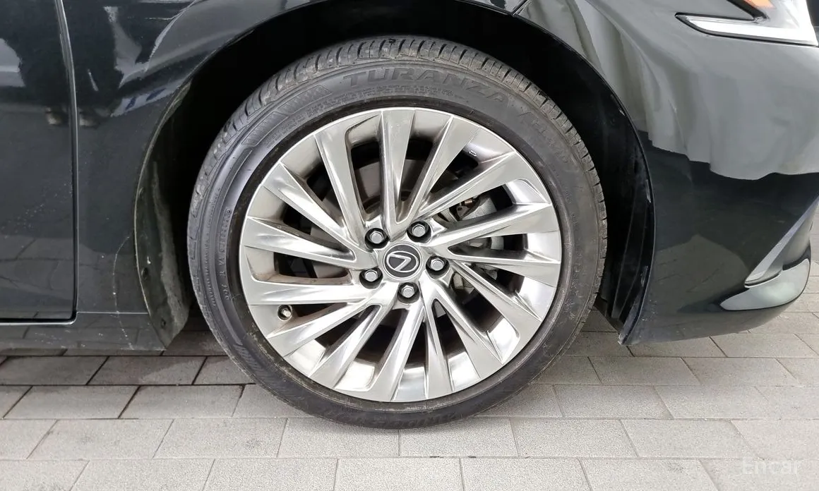 Фото 5 - Lexus ES