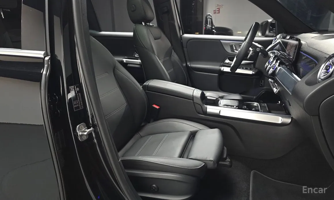 Фото 10 - Mercedes-Benz EQB