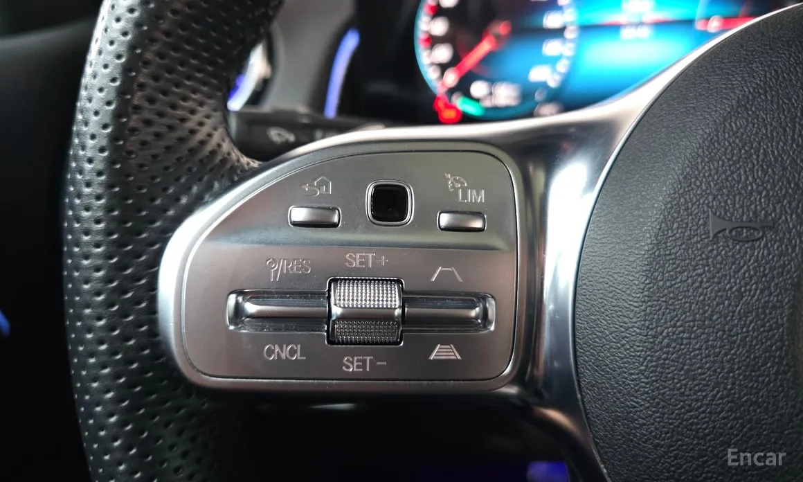 Фото 18 - Mercedes-Benz EQB