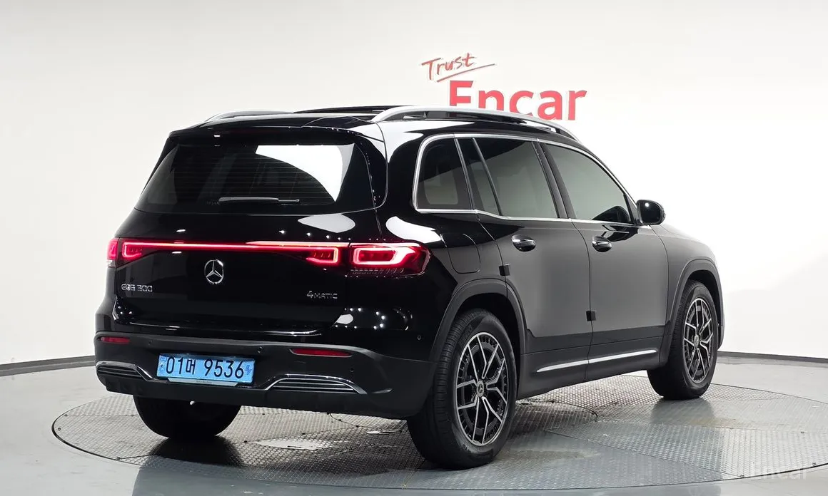 Фото 2 - Mercedes-Benz EQB