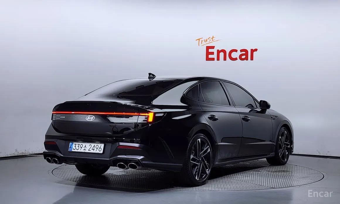 Photo 2 - Hyundai Sonata