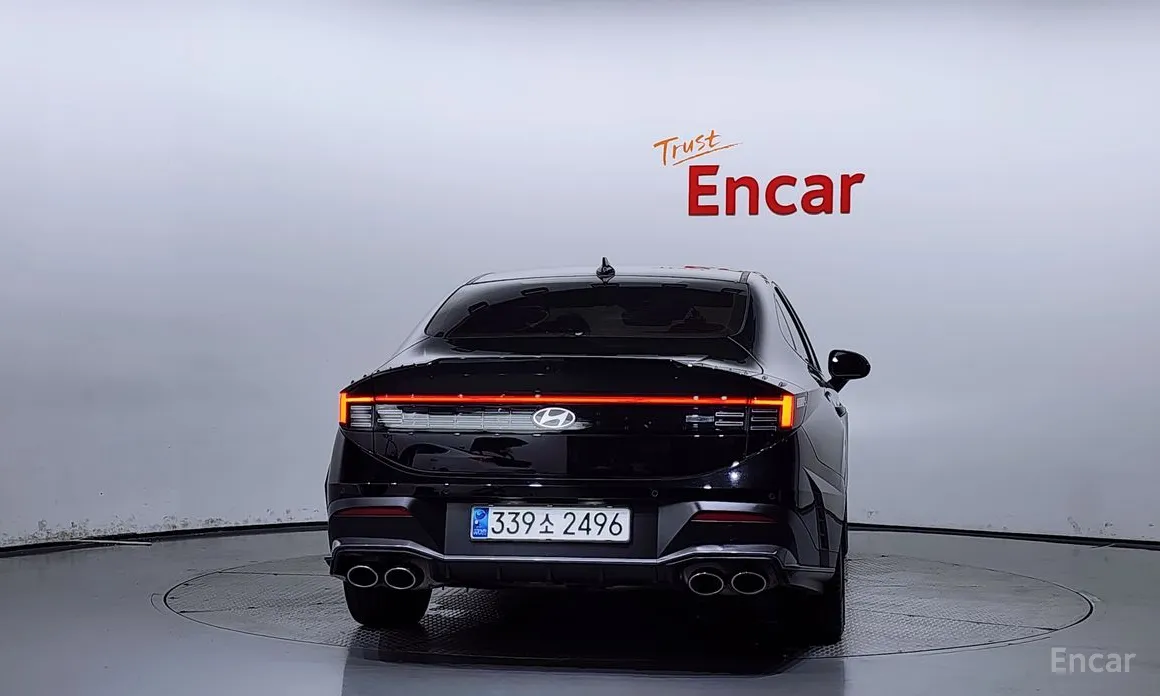 Photo 4 - Hyundai Sonata