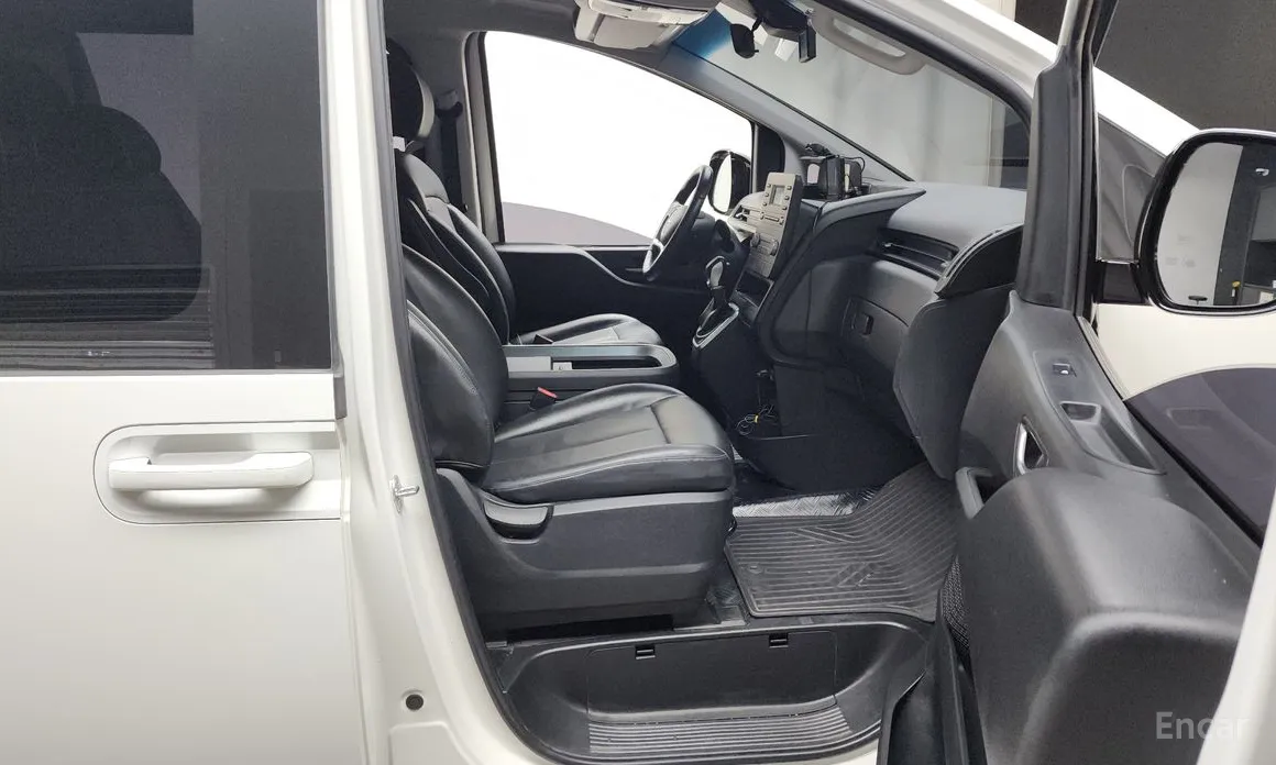 Фото 11 - Hyundai Staria