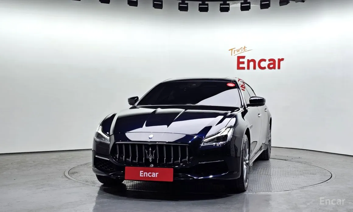 Фото 3 - Maserati Quattroporte