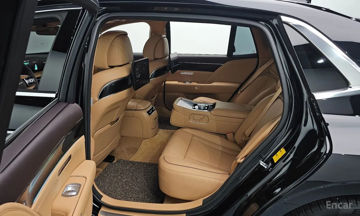 Фото 12 - Genesis G90