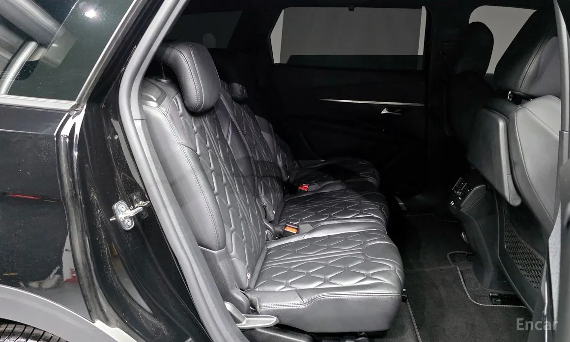 Фото 12 - Peugeot 5008