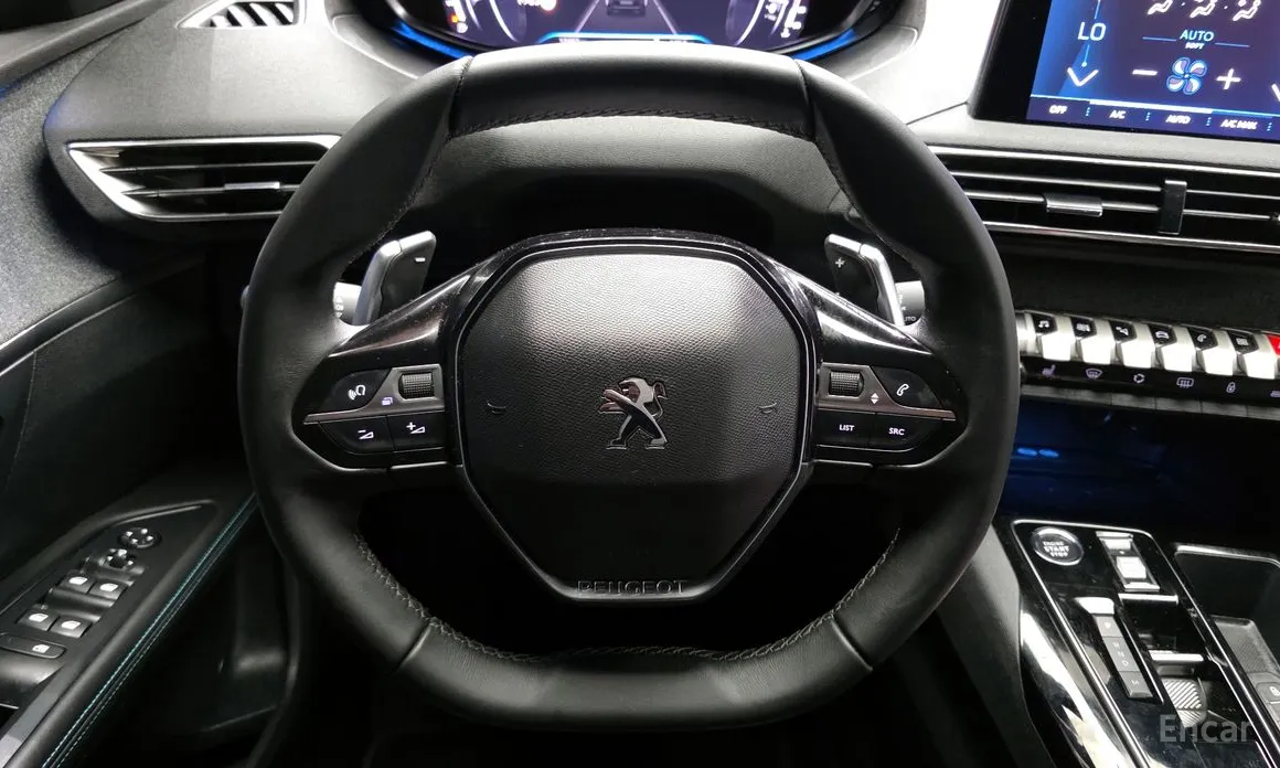 Фото 13 - Peugeot 5008