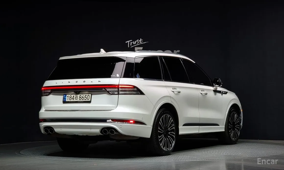 Фото 2 - Lincoln Aviator