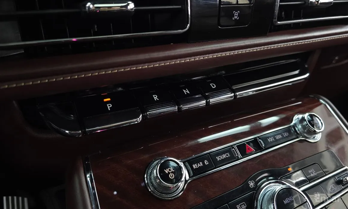 Фото 9 - Lincoln Aviator