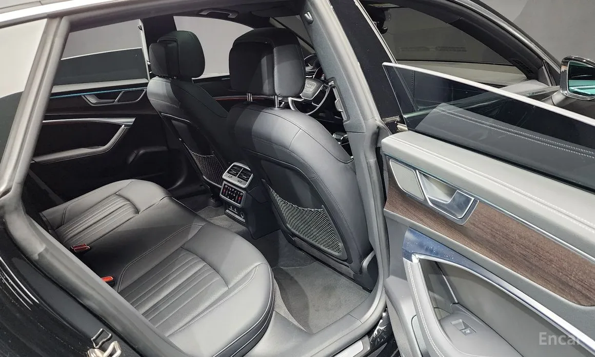 Фото 12 - Audi A7