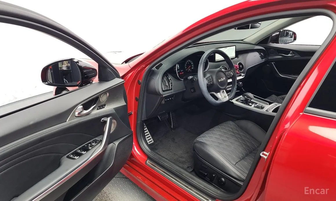 Фото 10 - Kia Stinger