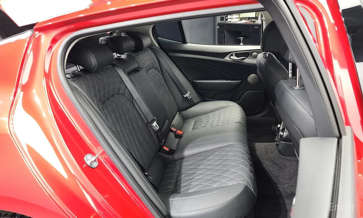 Фото 12 - Kia Stinger