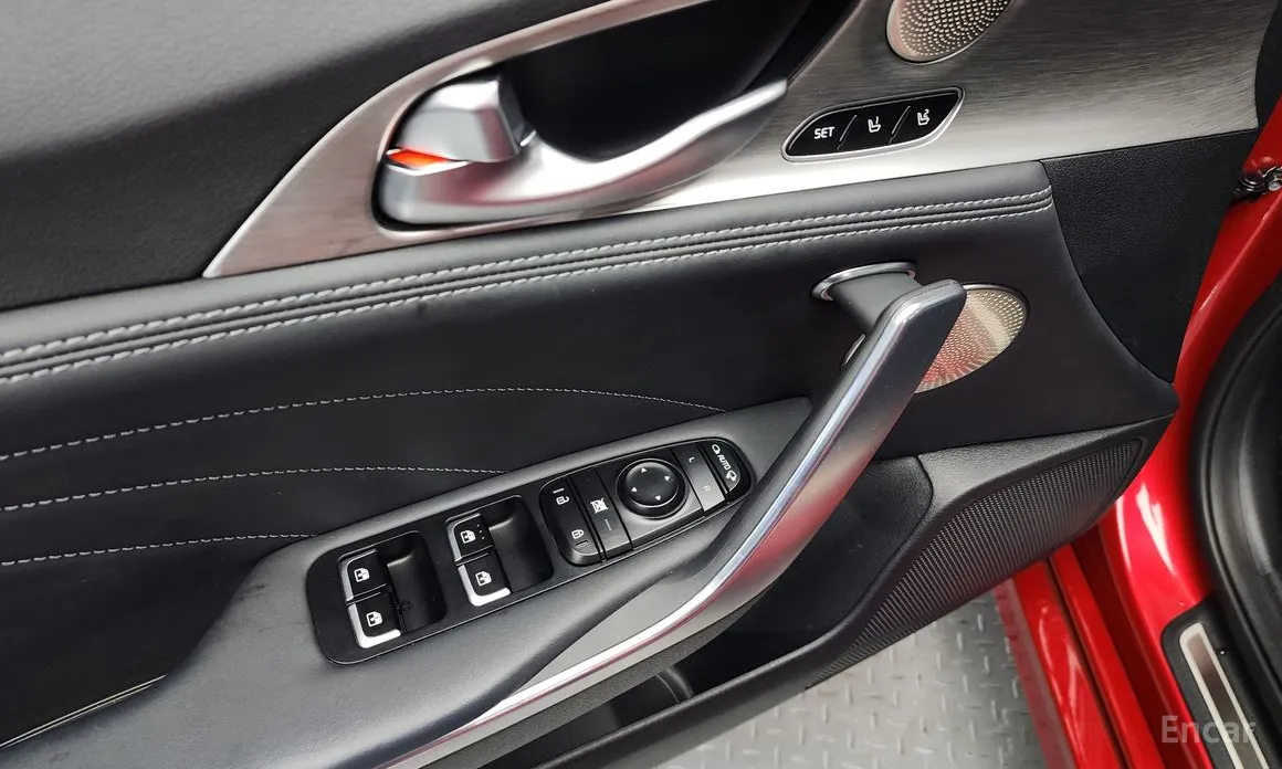 Фото 18 - Kia Stinger