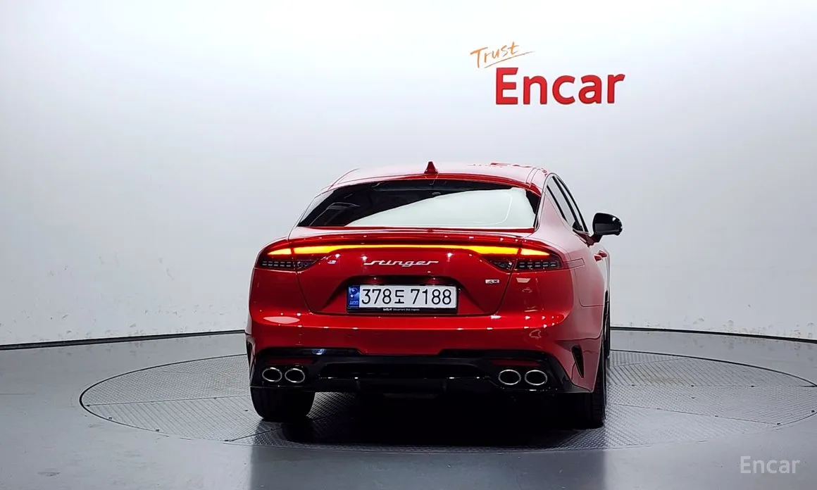 Фото 4 - Kia Stinger