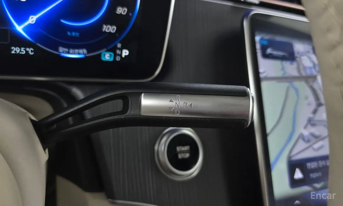 Фото 9 - Mercedes-Benz EQS