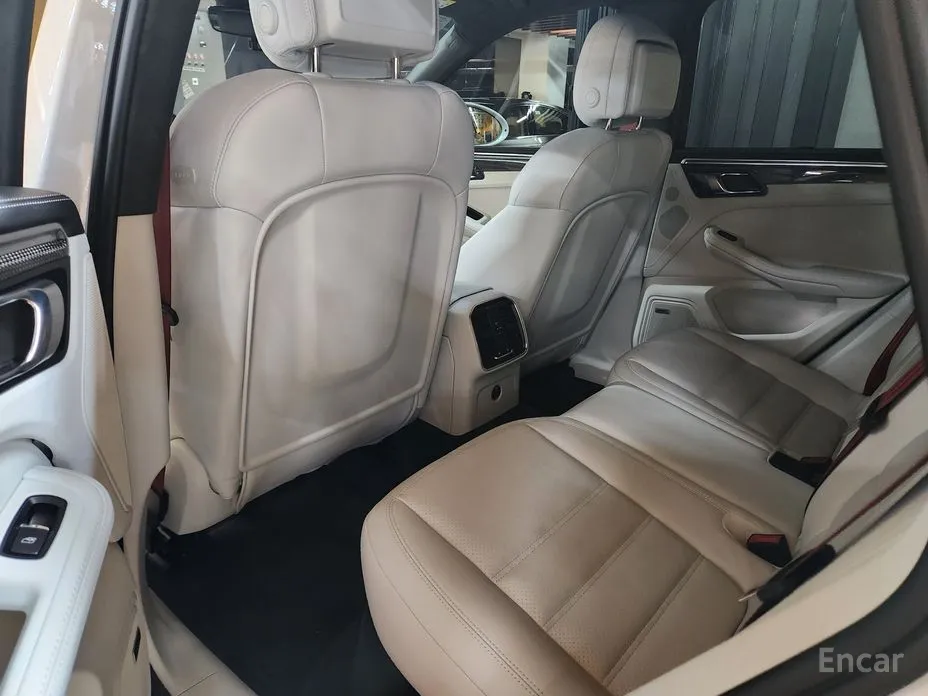 Фото 10 - Porsche Macan