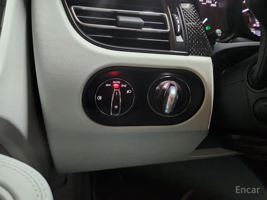 Фото 14 - Porsche Macan