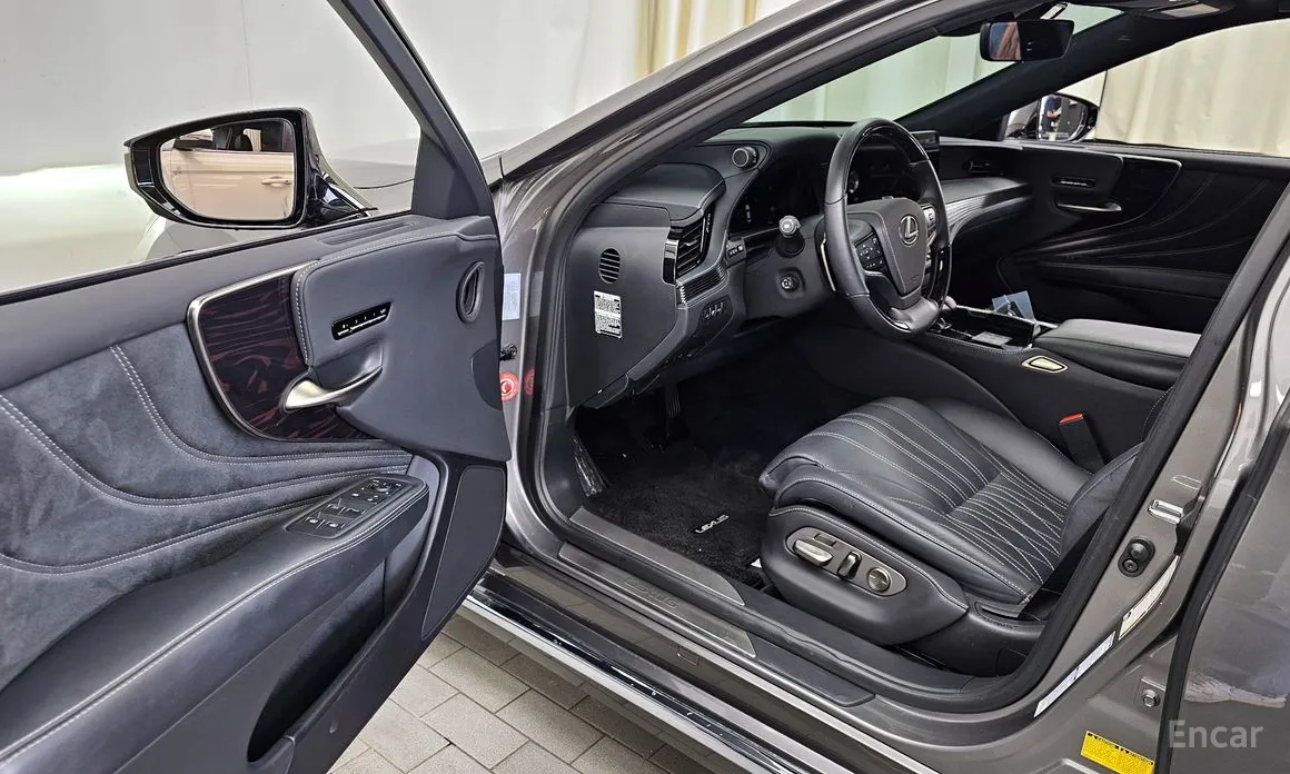 Фото 10 - Lexus LS