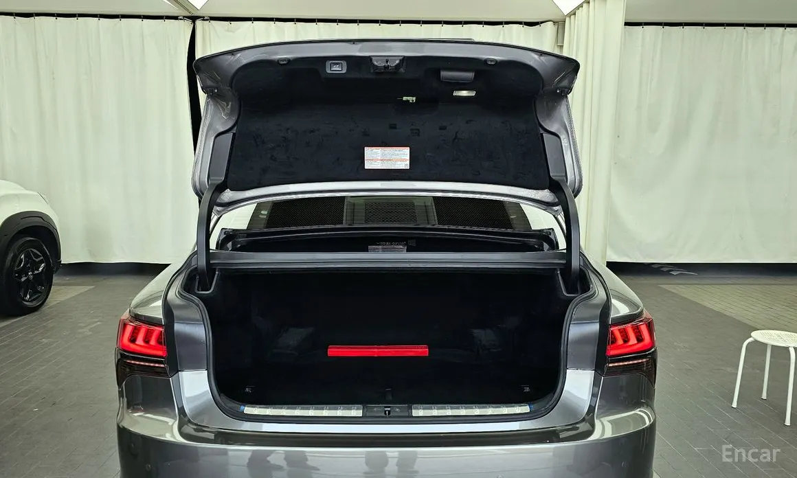 Фото 20 - Lexus LS