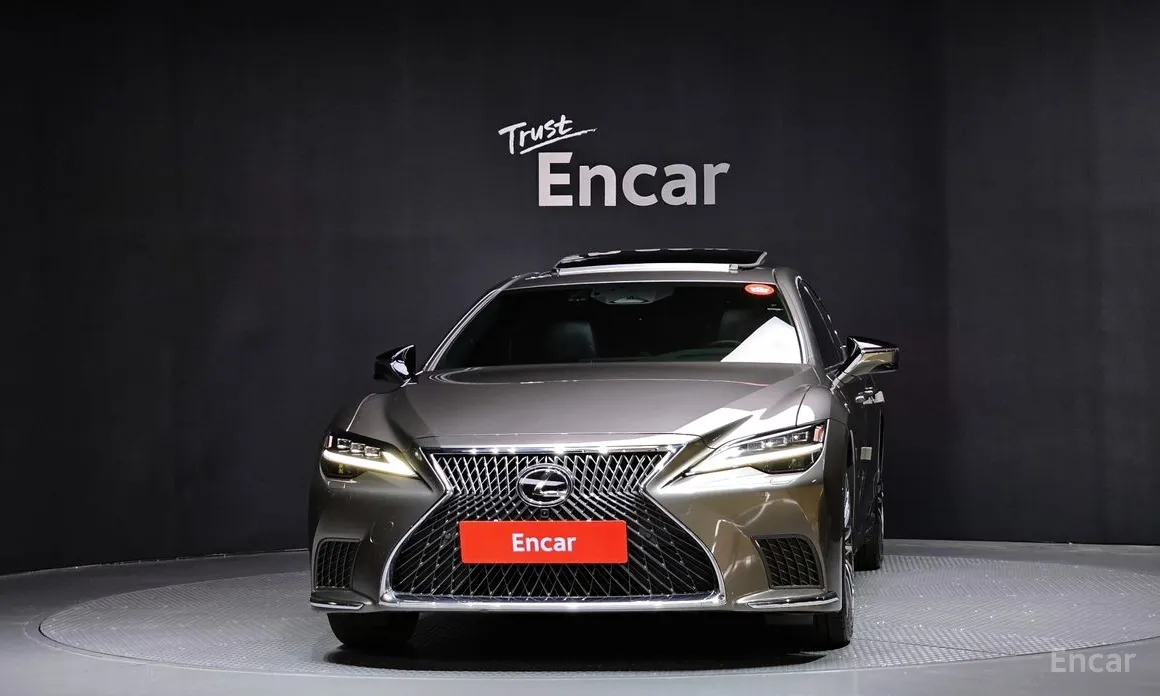 Фото 3 - Lexus LS