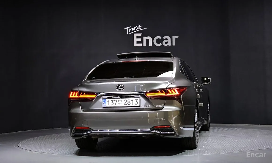 Фото 4 - Lexus LS