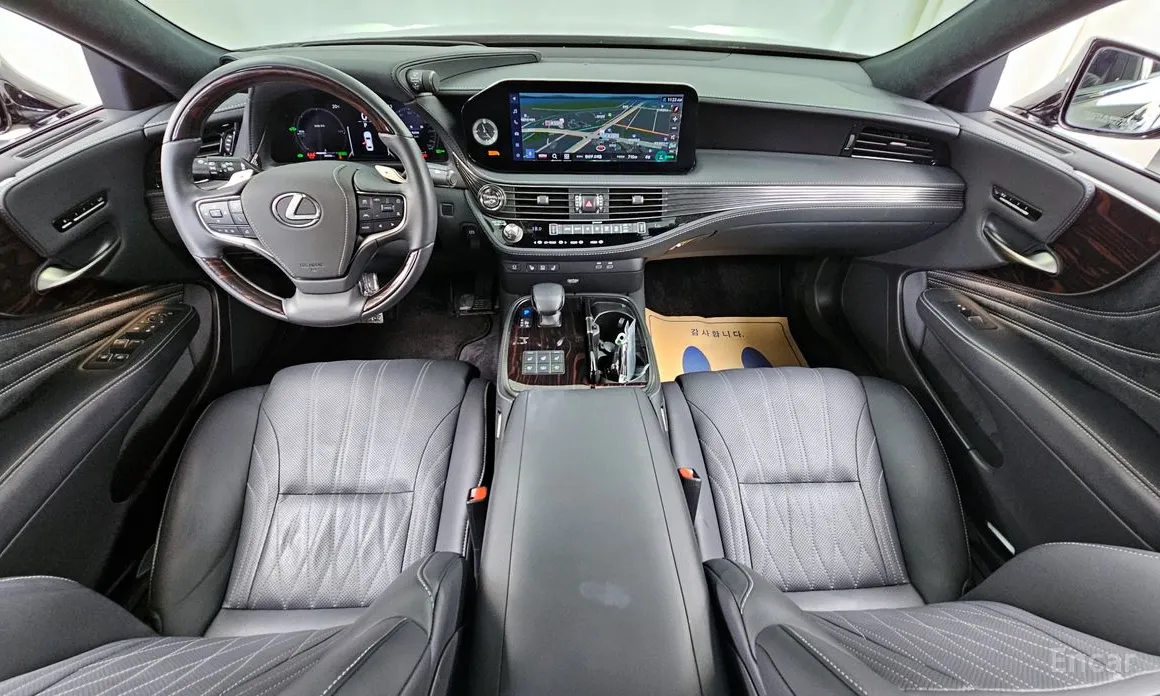 Фото 7 - Lexus LS