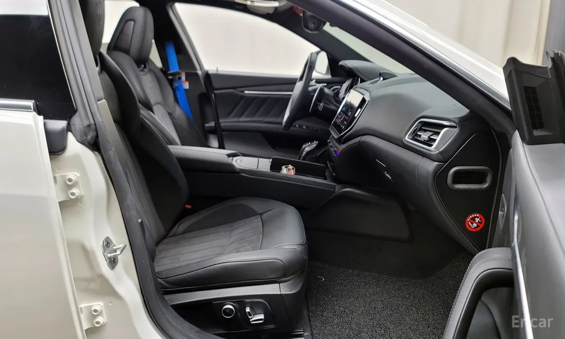 Фото 10 - Maserati Ghibli