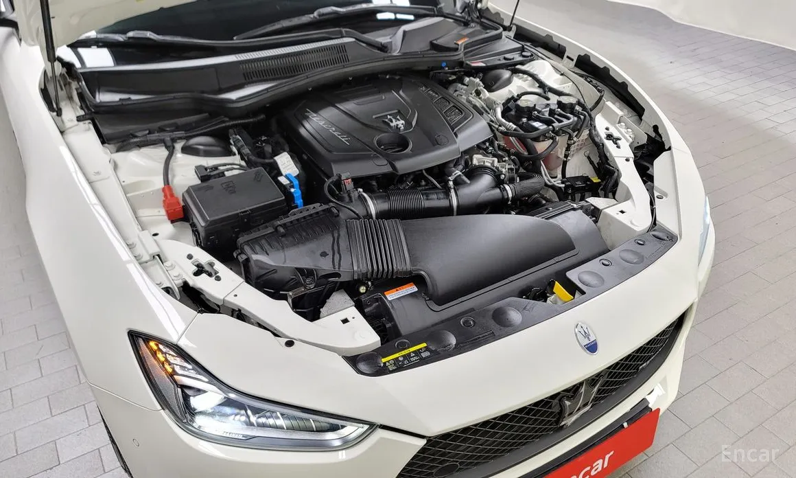 Фото 6 - Maserati Ghibli