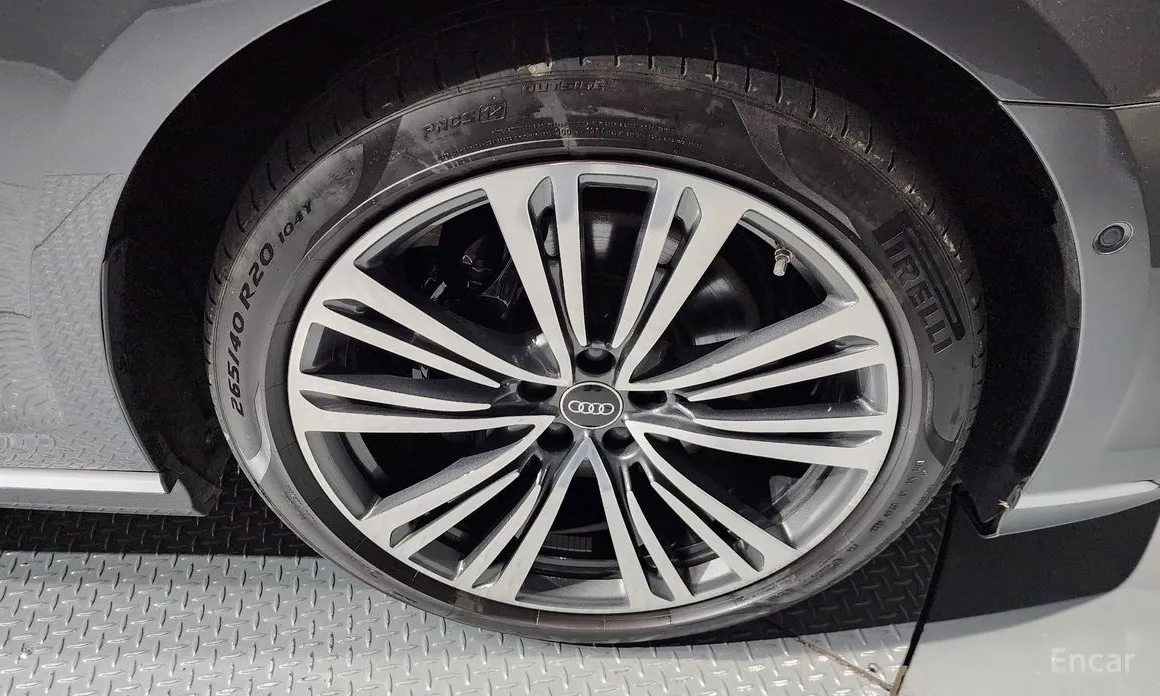 Фото 5 - Audi A8