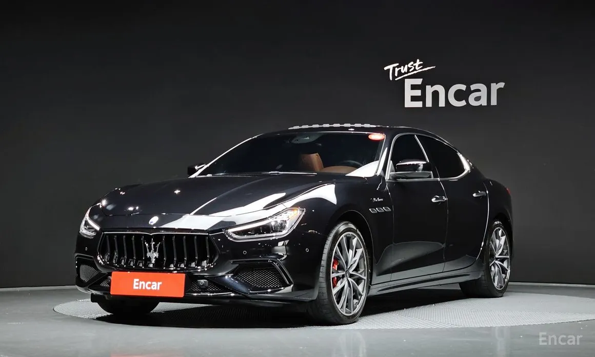 Фото 1 - Maserati Ghibli