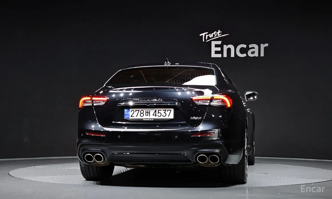 Фото 4 - Maserati Ghibli