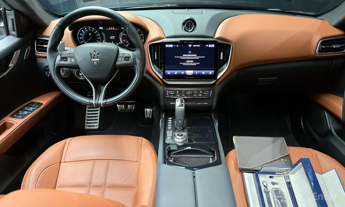 Фото 7 - Maserati Ghibli