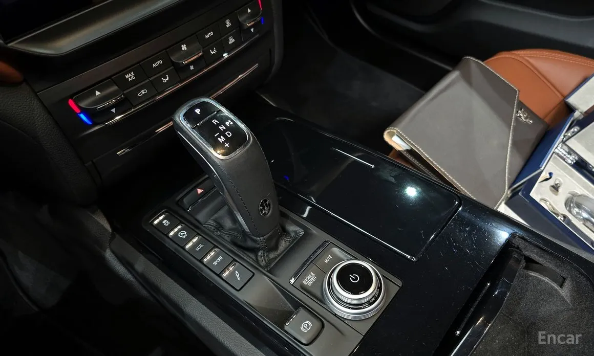 Фото 9 - Maserati Ghibli