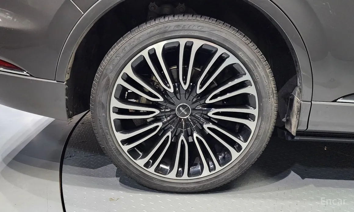 Фото 5 - Lincoln Aviator