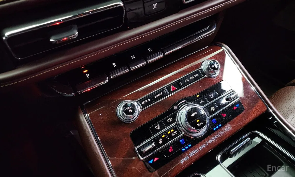 Фото 9 - Lincoln Aviator