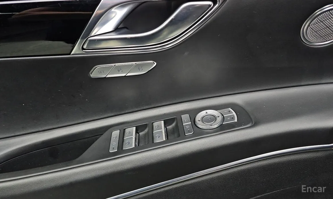 Фото 12 - Genesis GV80