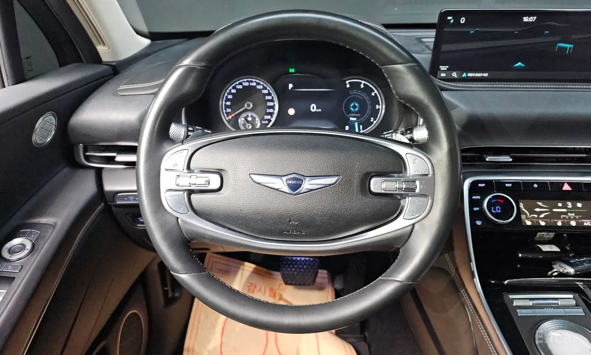 Фото 14 - Genesis GV80