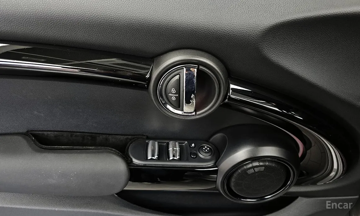 Фото 19 - Mini Cooper Convertible