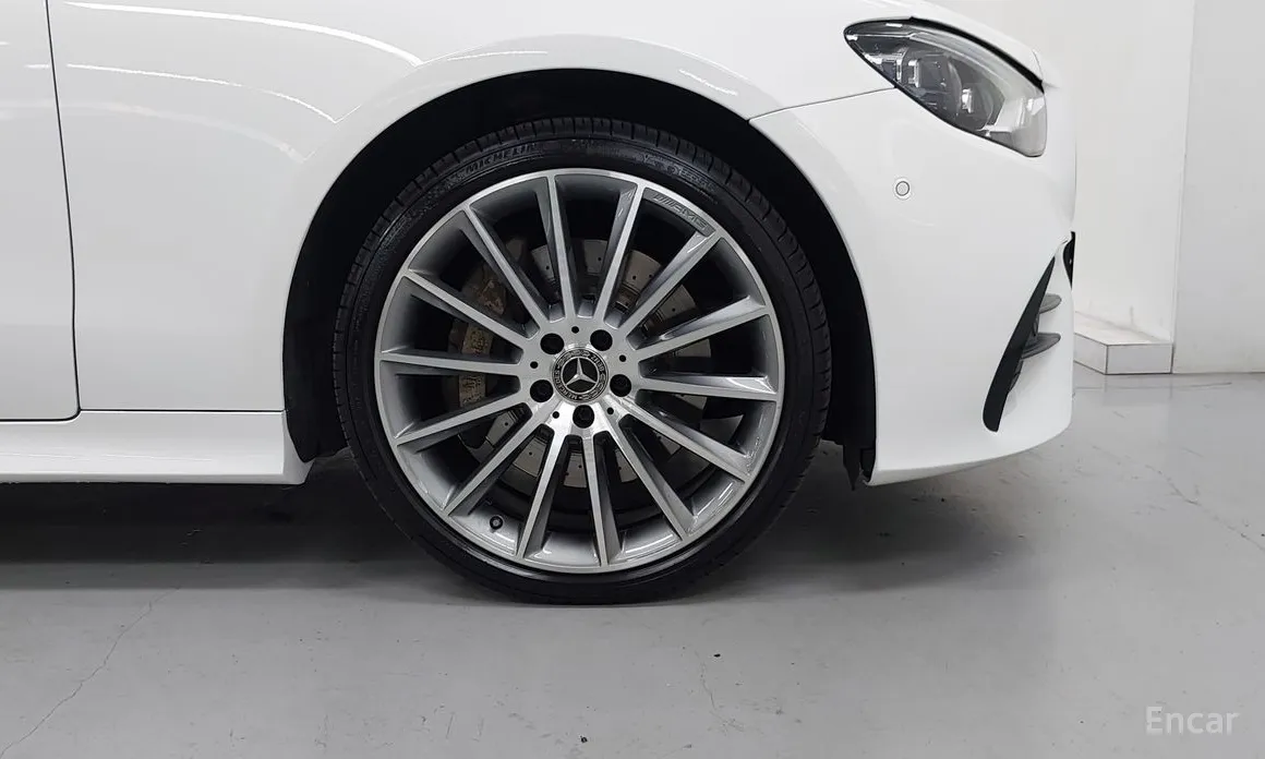 Фото 5 - Mercedes-Benz E-Class