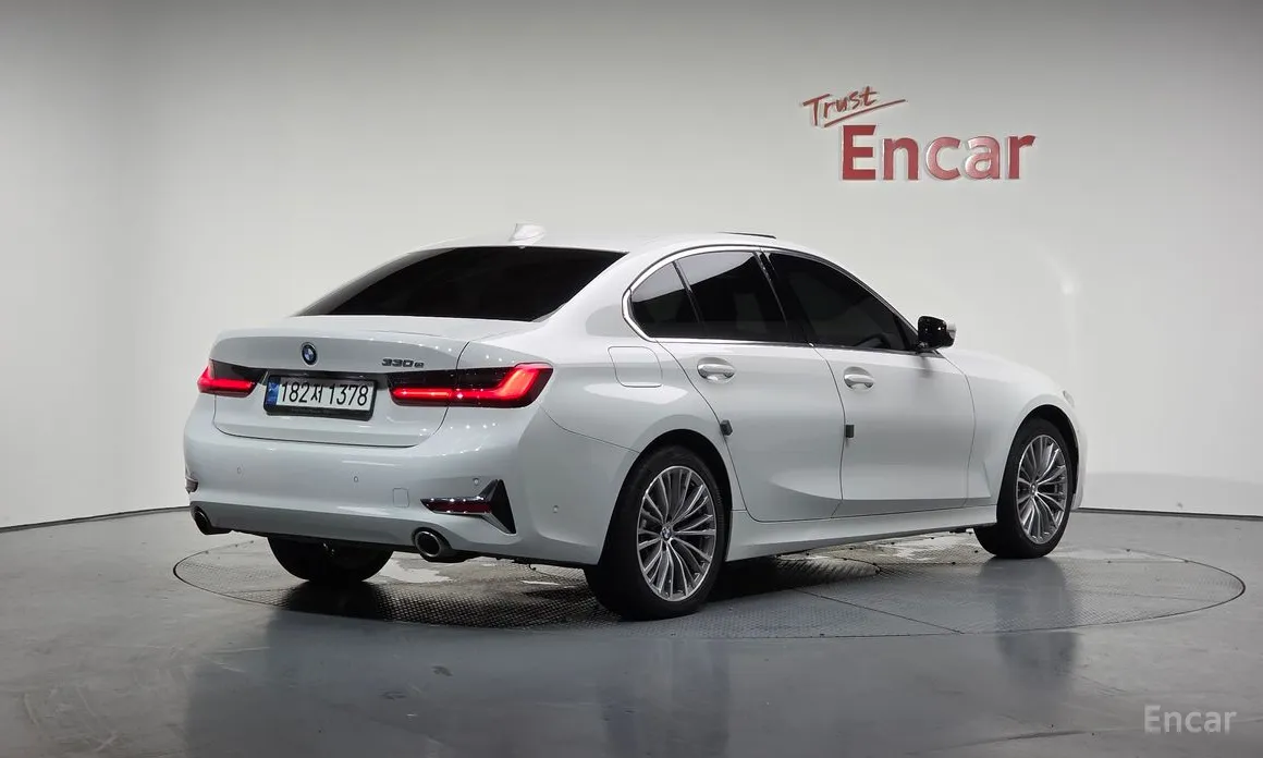 Фото 2 - BMW 3 Series