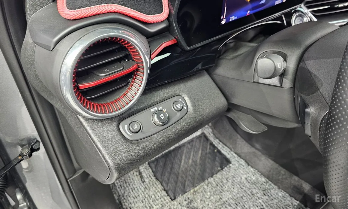 Photo 14 - Chevrolet Trax