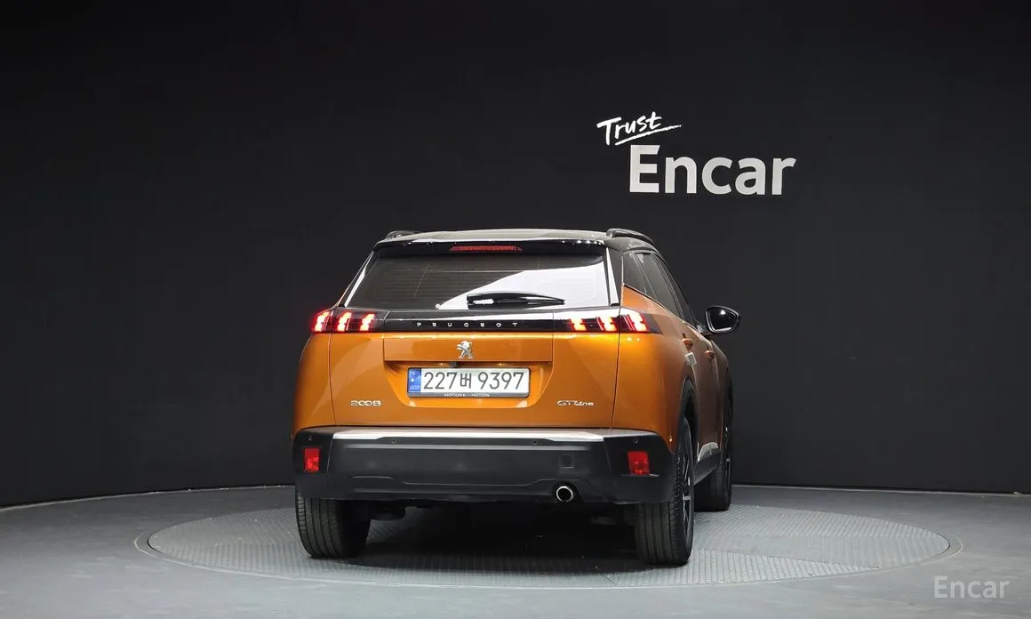 Фото 4 - Peugeot 2008