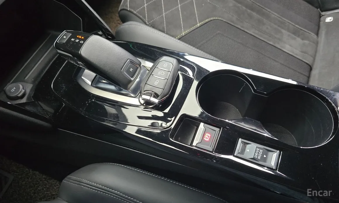 Фото 9 - Peugeot 2008